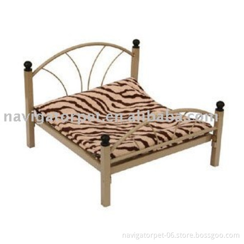 Fashionable and comfortable metal pet bed with pad